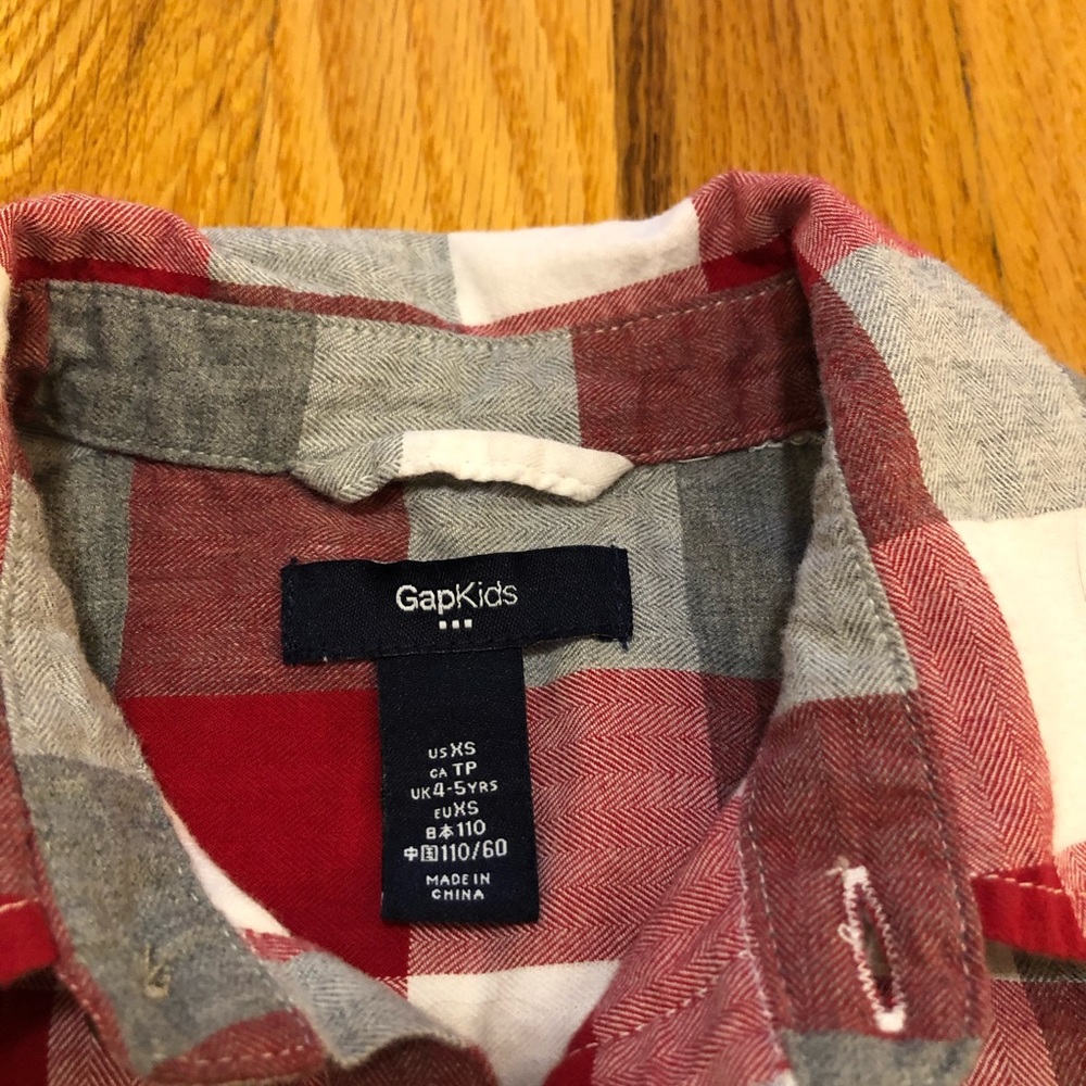 Boys GAP button down shirt, size XS - Picture 2 of 4